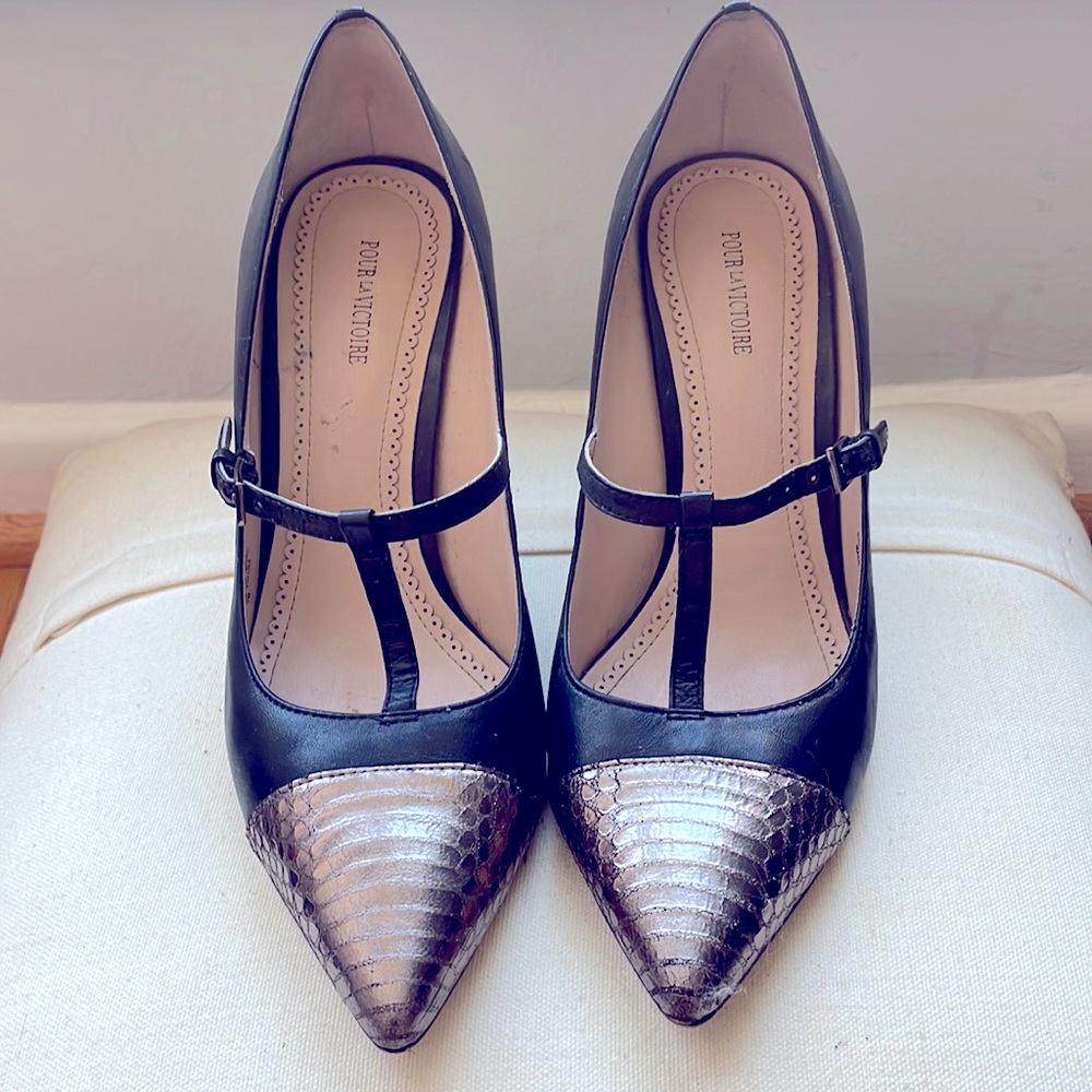 Sexy flashy professional heels. Great for work and play!